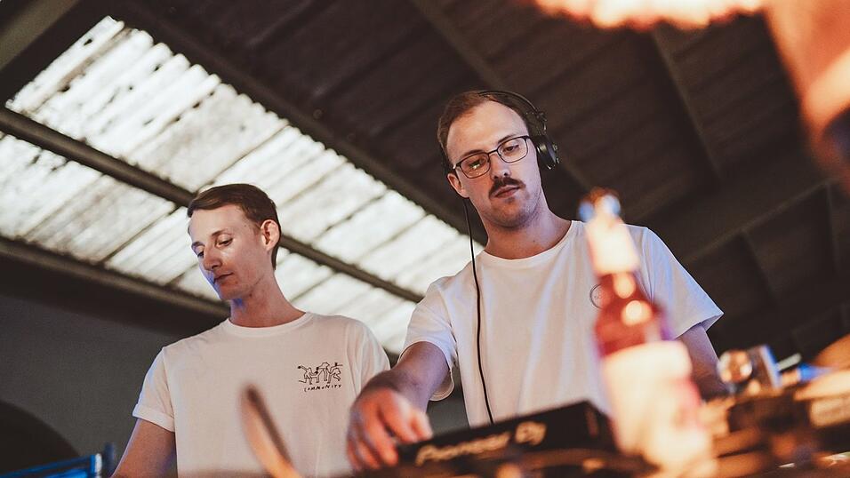 Gesichter des Nachtlebens. Hier: die DJs Christoph Maier und Markus Reisinger. Sie konnten seit M&auml;rz nicht auflegen.