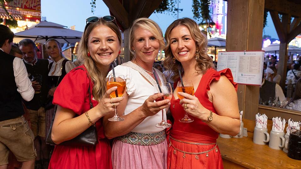 Die Partybilder vom Samstag, 8. August, aus dem Festzelt Krönner. Die Partybilder vom Samstag, 8. August, aus dem Festzelt Krönner.