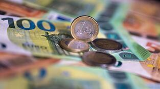 Auch wenn sich Union und SPD auf einen Plan zur Neuverschuldung für Verteidigung und Infrastruktur geeinigt haben, ist der Weg für die notwendigen Beschlüsse in Bundestag und Bundesrat noch alles andere als geklärt. (Symbolbild)