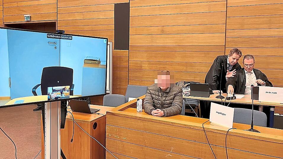 Weil sie ihre Aussage psychisch sehr belastet hat, durfte eine frühere Freundin von Sebastian T. (l.) per Videoübertragung aussagen. Weil sie ihre Aussage psychisch sehr belastet hat, durfte eine frühere Freundin von Sebastian T. (l.) per Videoübertragung aussagen.