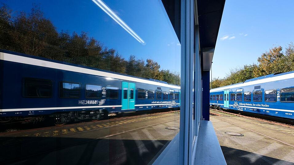 Dem Beschluss sind lange Vorplanungen der Deutschen Bahn vorausgegangen. Dem Beschluss sind lange Vorplanungen der Deutschen Bahn vorausgegangen.