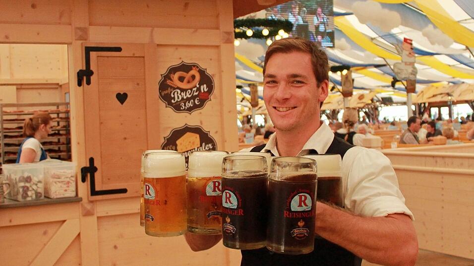 Nerven, Ehrgeiz und Durchhalteverm&ouml;gen - ohne diese Eigenschaften hat es eine Bedienung schwer auf dem G&auml;ubodenvolksfest