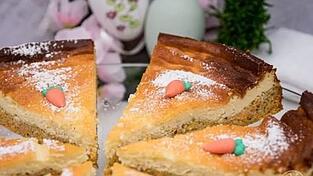 Käsekuchen und geriebene Karotten - eine tolle Kombination.