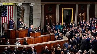 Dutzende Demokraten wollen der traditionellen Rede in diesem Jahr fernbleiben. Dutzende Demokraten wollen der traditionellen Rede in diesem Jahr fernbleiben.