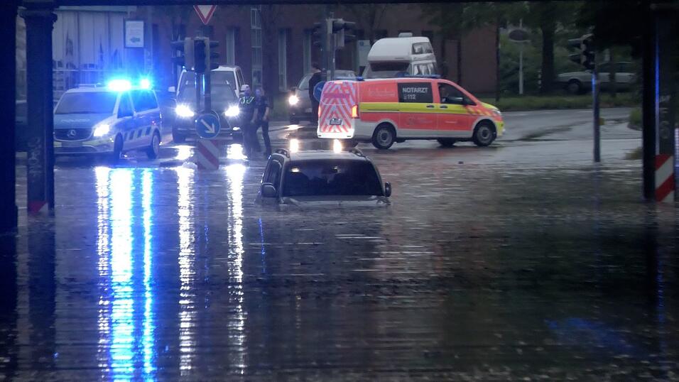 Auch in Rheine regnete es kräftig. Auch in Rheine regnete es kräftig.