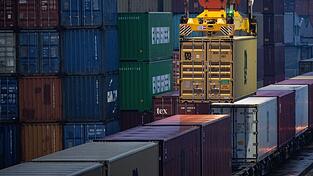 EU-Konjunkturexperten sehen eine anhaltend positive Dynamik bei der Wirtschaftsentwicklung. (Archivbild) EU-Konjunkturexperten sehen eine anhaltend positive Dynamik bei der Wirtschaftsentwicklung. (Archivbild)