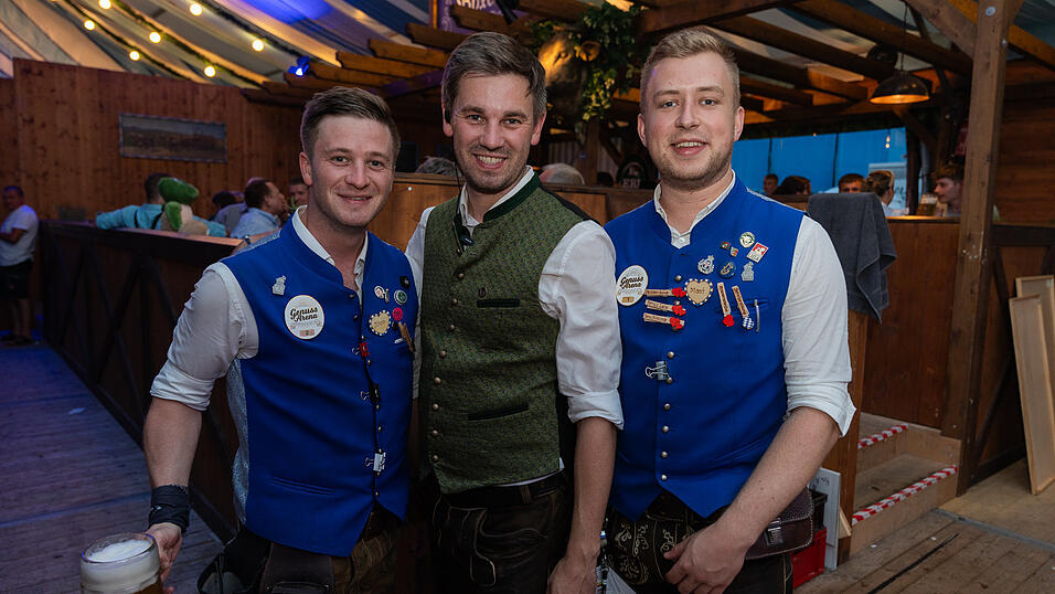 Die Partybilder vom Donnerstag, 17. August 2023, aus dem Festzelt Wenisch. Die Partybilder vom Donnerstag, 17. August 2023, aus dem Festzelt Wenisch.