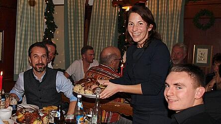 Ob in der K&uuml;che oder im Service: Julia Hager ist in allen Bereichen aktiv.