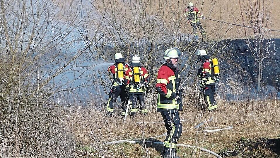 Der Wind trieb die Flammen in Richtung Hagelstadt.