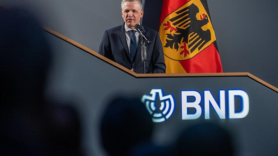 Der f&uuml;r die Geheimdienste zust&auml;ndige Kanzleramtschef Thorsten Frei (CDU) verspricht dem BND den n&ouml;tigen Instrumentenkasten f&uuml;r dessen k&uuml;nftige Aufgaben.