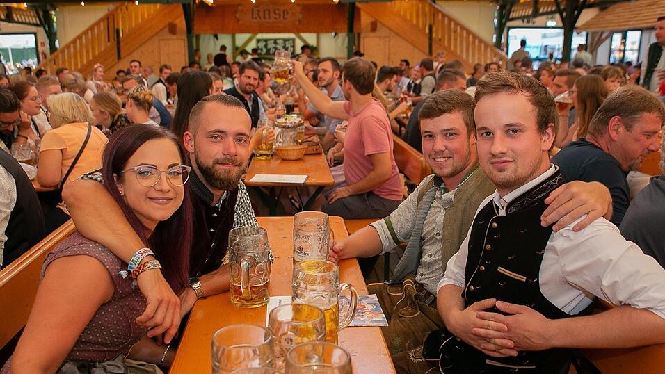 Die Partybilder von Dienstag, 16. August 2022, aus dem Festzelt Nothaft.