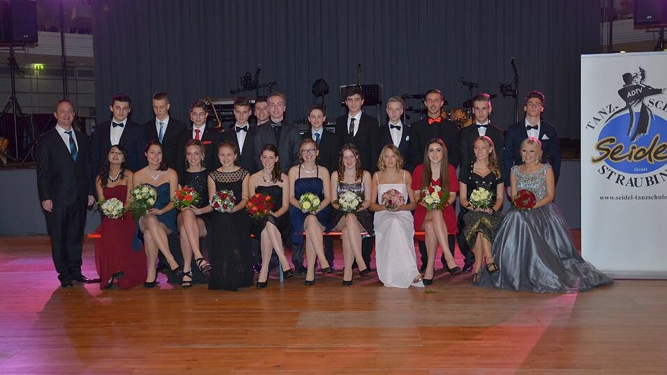 Die Bilder vom Abschlussball der Tanzschule Seidel in der Fraunhofer-Halle am 28. November. Die Bilder vom Abschlussball der Tanzschule Seidel in der Fraunhofer-Halle am 28. November.