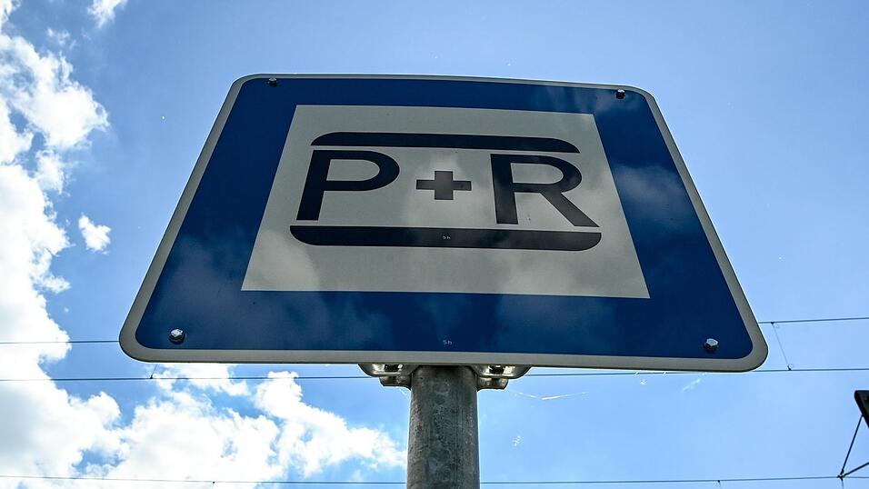 Um zum Festumzug zu gelangen, gibt es zahlreiche Park & Ride-Möglichkeiten in Landshut. 