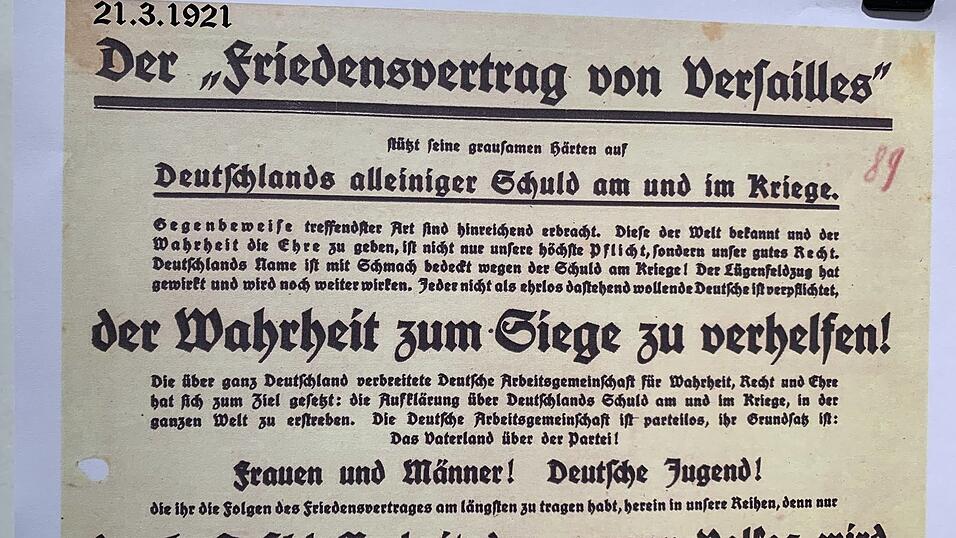 Rechte Legendenbildung um den Vertrag von Versailles.