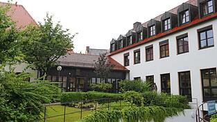 Das Verwaltungsgericht in Augsburg hat ein Nutzungsverbot für ein Flüchtlingsheim im Allgäu abgelehnt. (Archivbild) Das Verwaltungsgericht in Augsburg hat ein Nutzungsverbot für ein Flüchtlingsheim im Allgäu abgelehnt. (Archivbild)