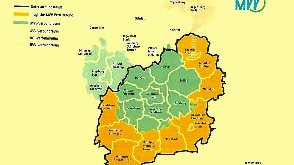 Durch die angestrebte Erweiterung mit den orange markierten Landkreisen würde sich der MVV-Verbundraum (grün gekennzeichnet) verdoppeln, wobei für die Region Landshut der angedachte 'Überlappungstarif' mit dem Regensburger Verkehrsverbund (RVV) einen zusätzlichen Vorteil bedeuten würde. Durch die angestrebte Erweiterung mit den orange markierten Landkreisen würde sich der MVV-Verbundraum (grün gekennzeichnet) verdoppeln, wobei für die Region Landshut der angedachte 'Überlappungstarif' mit dem Regensburger Verkehrsverbund (RVV) einen zusätzlichen Vorteil bedeuten würde.