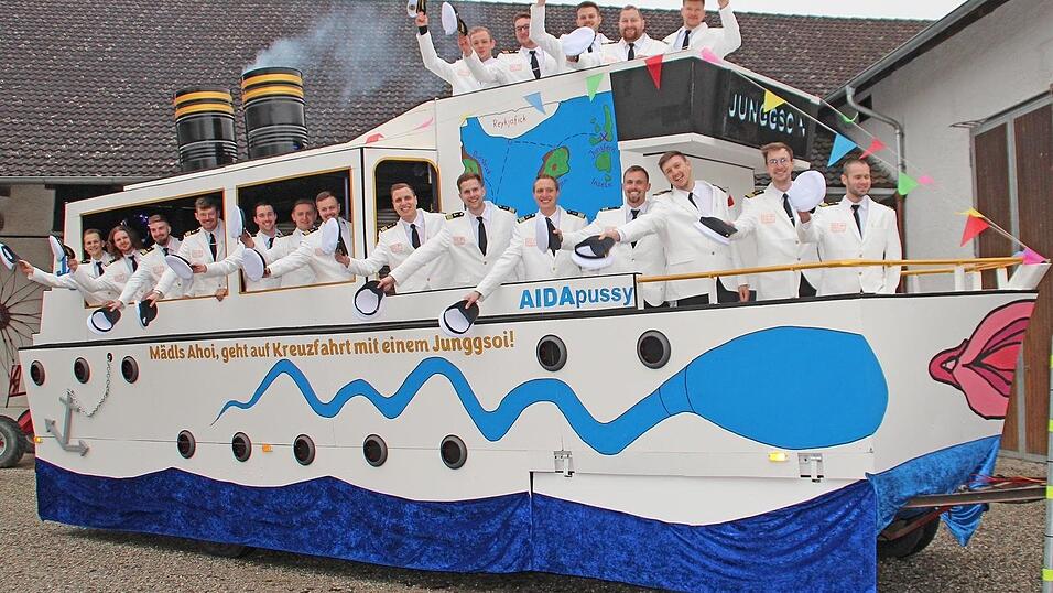 1100 Stunden Bauzeit waren n&ouml;tig, bevor das Schiff der 'Junggsoin-Kapit&auml;ne' bei den Faschingsumz&uuml;gen 2024 in See stechen konnte.