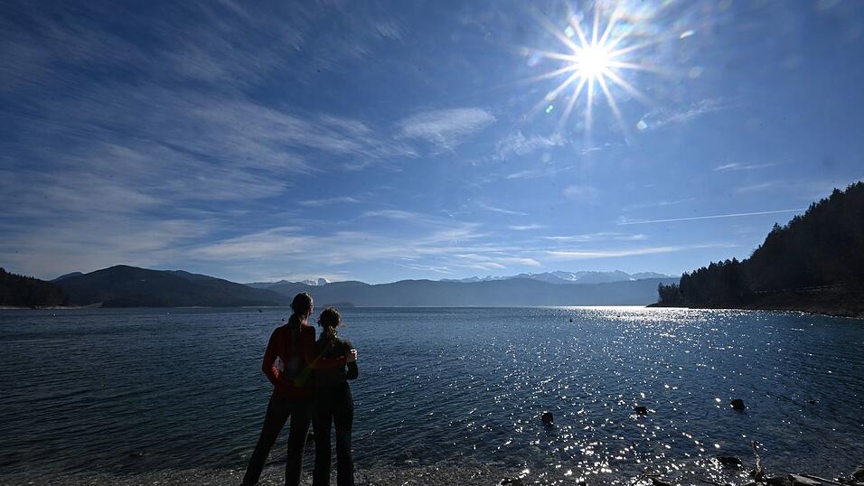 Zur neuen Woche gibt es im Freistaat reichlich Sonnenschein. Zur neuen Woche gibt es im Freistaat reichlich Sonnenschein.