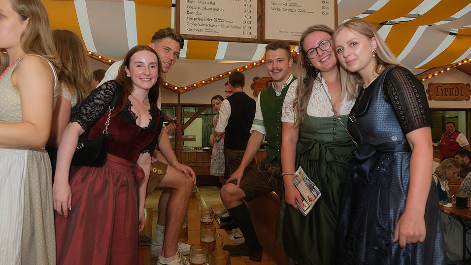 Die Partybilder vom Mittwoch, 16. August 2023, aus dem Festzelt Nothaft. Die Partybilder vom Mittwoch, 16. August 2023, aus dem Festzelt Nothaft.