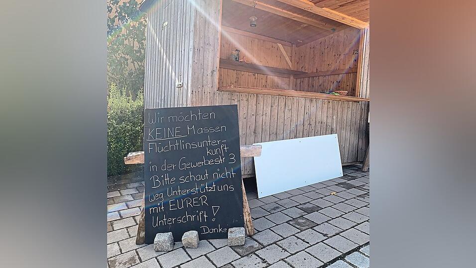 Ein Hof in Hohenthann: Hier sammelt Yvonne Schwalbe Unterschriften gegen eine Sammelunterkunft.