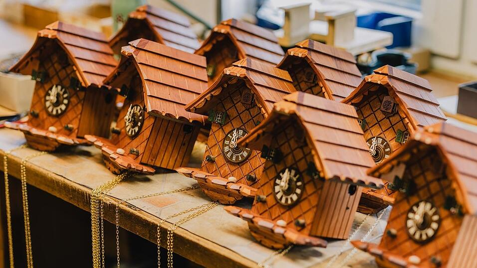 Die Schwarzw&auml;lder Kuckucksuhr ist m&ouml;gliche Kandidatin einer gesch&uuml;tzte regionalen Herkunftsbezeichnung. (Archiv)