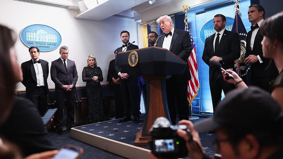 Trump briefte die Presse nach dem Vorfall.