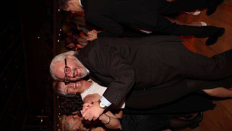 Die Bilder vom Abschlussball der Tanzschule Seidel in der Fraunhofer-Halle am 28. November. Die Bilder vom Abschlussball der Tanzschule Seidel in der Fraunhofer-Halle am 28. November.