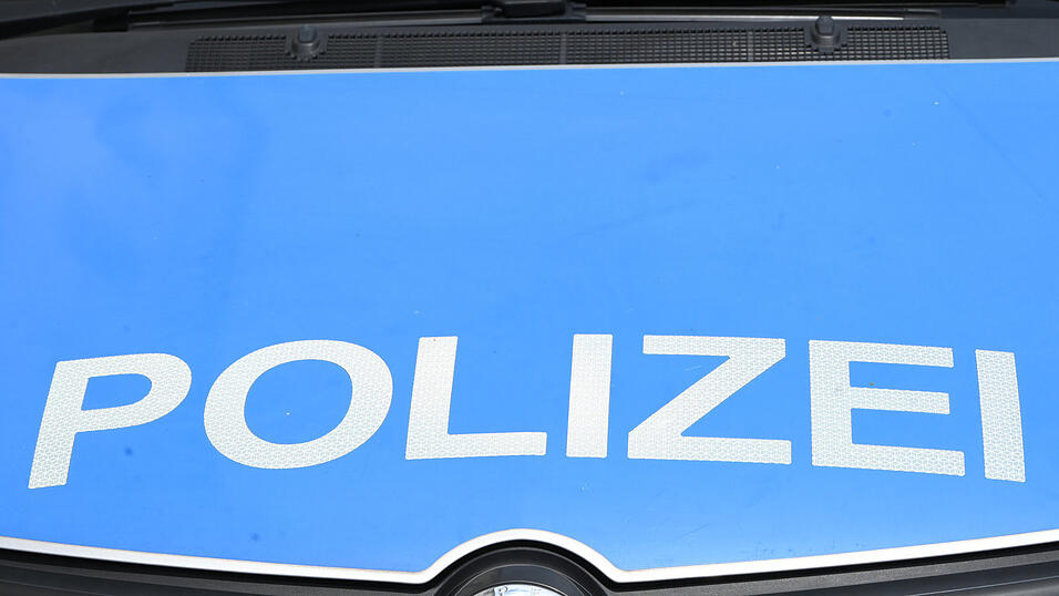 Auf der Autobahn ereignete sich ein Unfall, teilte die Polizei mit. (Symbolbild) Auf der Autobahn ereignete sich ein Unfall, teilte die Polizei mit. (Symbolbild)