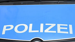 Auf der Autobahn ereignete sich ein Unfall, teilte die Polizei mit. (Symbolbild)