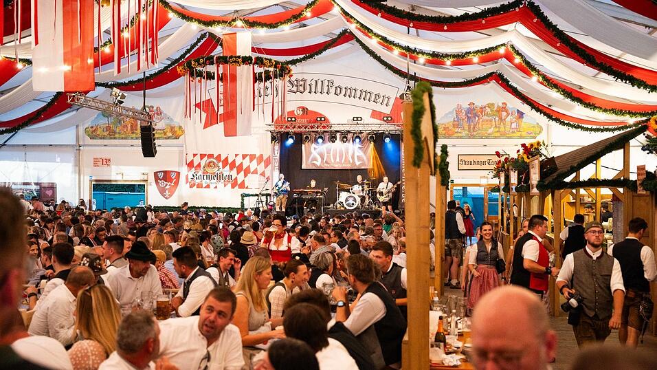 Die Partybilder vom Freitag, 14. August, aus dem Festzelt Greindl. Die Partybilder vom Freitag, 14. August, aus dem Festzelt Greindl.
