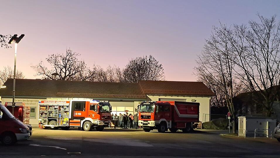 Die Feuerwehr stellte einige ihrer Einsatzger&auml;te vor.