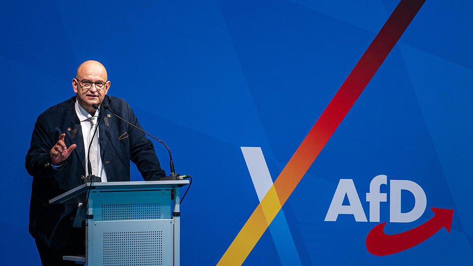 Stephan Protschka, Landesvorsitzender der bayerischen&nbsp;AfD, spricht am zweit&auml;gigen Landesparteitag seiner Partei.