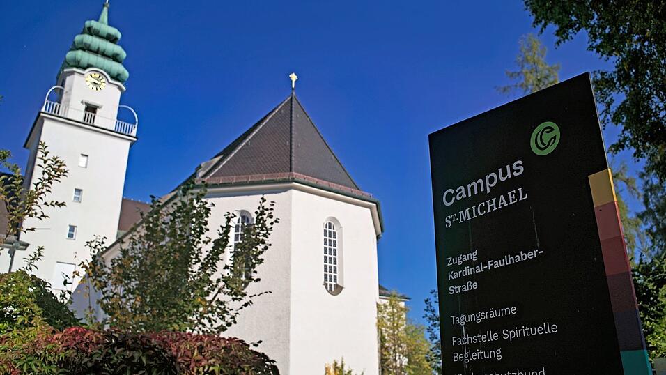 Der spätere Papst Benedikt XVI. war Seminarist in Traunstein. Der spätere Papst Benedikt XVI. war Seminarist in Traunstein.
