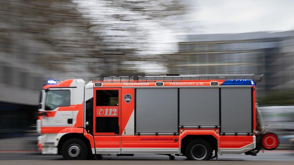 Von einem &laquo;Vollbrand&raquo; des Busses war die Rede. (Symbolbild)