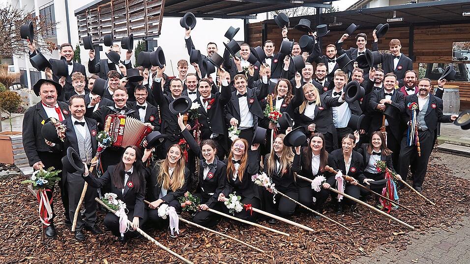 Die Hochzeitslader haben beste Arbeit geleistet - rund 700 geladene Gäste kamen zum Fest. Die Hochzeitslader haben beste Arbeit geleistet - rund 700 geladene Gäste kamen zum Fest.