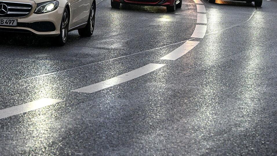 Vorsicht vor &uuml;berfrierendem Regen. (Archivbild)