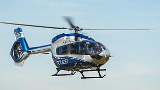 Nach dem Raubüberfall fahndete die Polizei auch mit einem Hubschrauber. (Symbolbild) Nach dem Raubüberfall fahndete die Polizei auch mit einem Hubschrauber. (Symbolbild)