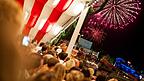 Das große Abschlussfeuerwerk gehört zu jedem Gäubodenvolksfest mit dazu.