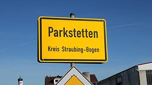 In Parkstetten sorgten zwei Themen für Diskussionen im Gemeinderat.