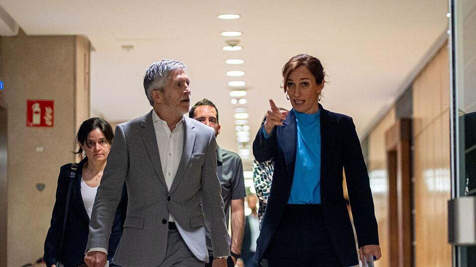 Spaniens Gesundheitsministerin Garc&iacute;a und Innenminister Grande-Marlaska sind im Krisenmanagement gefragt.