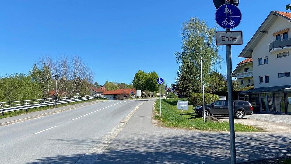 Derzeit endet der Geh- und Radweg oben an der Westumgehung. Derzeit endet der Geh- und Radweg oben an der Westumgehung.