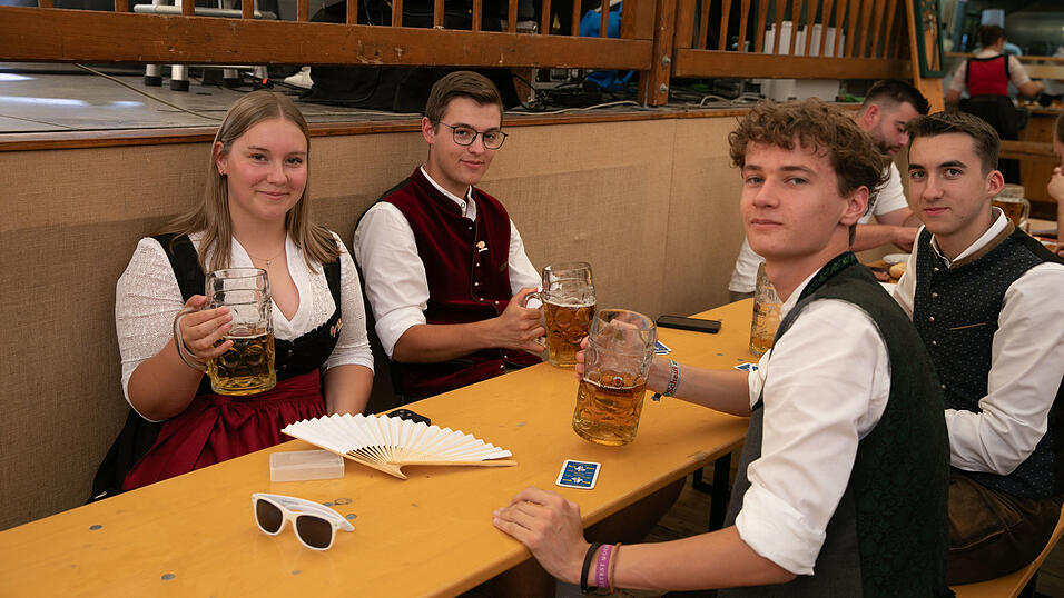 Die Partybilder vom Sonntag, 10. August, aus dem Festzelt Nothaft. Die Partybilder vom Sonntag, 10. August, aus dem Festzelt Nothaft.