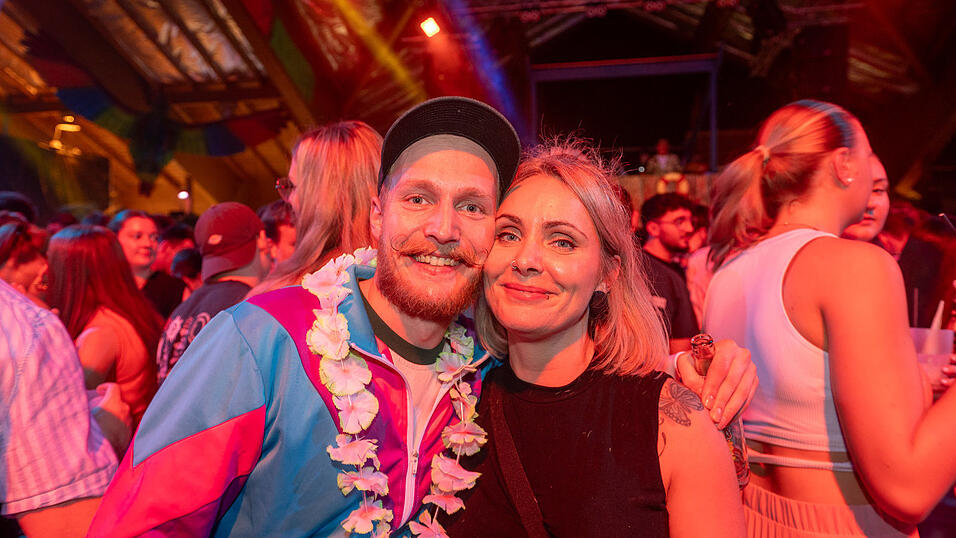Die besten Bilder vom Samstag zeigen Tanzen und jede Menge Spaß. Die besten Bilder vom Samstag zeigen Tanzen und jede Menge Spaß.