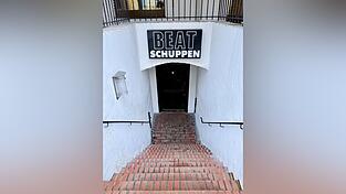Seit 1998 entwickelte sich der „Beatschuppen“ von Werner Breu in der oberen Altstadt zu einer Institution im Nachtleben der Stadt. Seit 1998 entwickelte sich der „Beatschuppen“ von Werner Breu in der oberen Altstadt zu einer Institution im Nachtleben der Stadt.