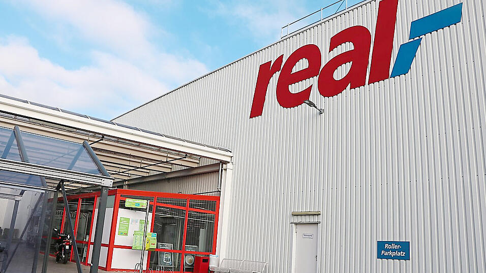 Der Real in Piflas an der Landshuter Stadtgrenze zählt zu den großen Supermärkten in der Region. Der Real in Piflas an der Landshuter Stadtgrenze zählt zu den großen Supermärkten in der Region.