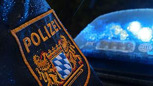 Nach einer Attacke auf einen Mann in der Nähe von Ansbach ist ein 18-Jähriger als möglicher Täter festgenommen worden. (Symbolbild) Nach einer Attacke auf einen Mann in der Nähe von Ansbach ist ein 18-Jähriger als möglicher Täter festgenommen worden. (Symbolbild)