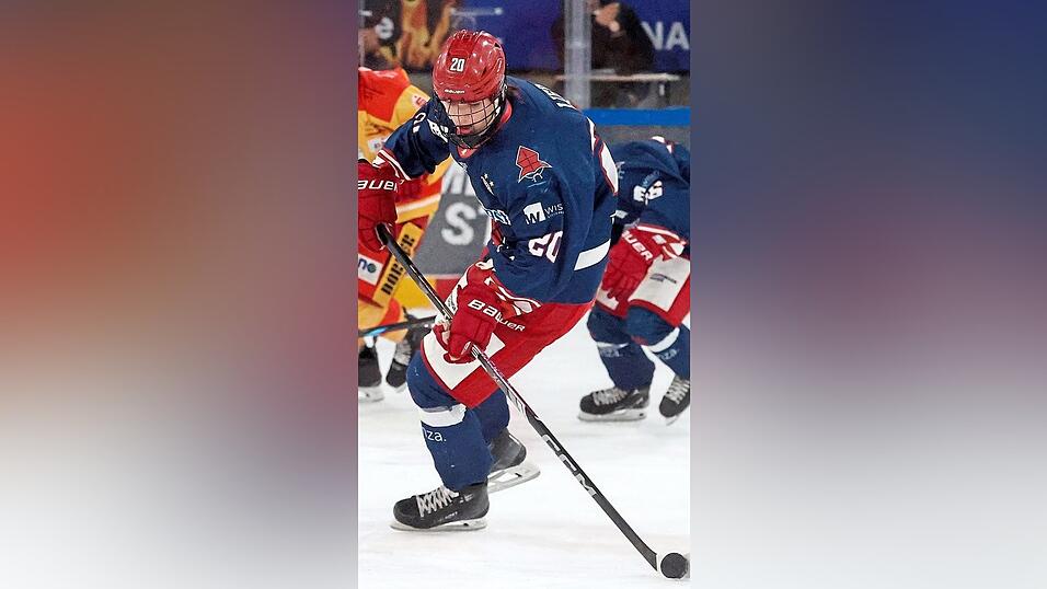 Einfach durchbei&szlig;en: Die U 20 vom EVL um Julian Lier (am Puck) hat mit enormen Verletzungssorgen zu k&auml;mpfen.