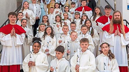 20 Kinder kamen an den Tisch des Herrn.