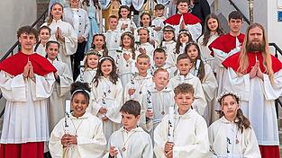 20 Kinder kamen an den Tisch des Herrn.