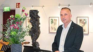 Dingolfings Bürgermeister Armin Grassinger ist überraschend zurückgetreten. Politiker und Verbände zeigen sich betroffen. (Archivfoto) Dingolfings Bürgermeister Armin Grassinger ist überraschend zurückgetreten. Politiker und Verbände zeigen sich betroffen. (Archivfoto)